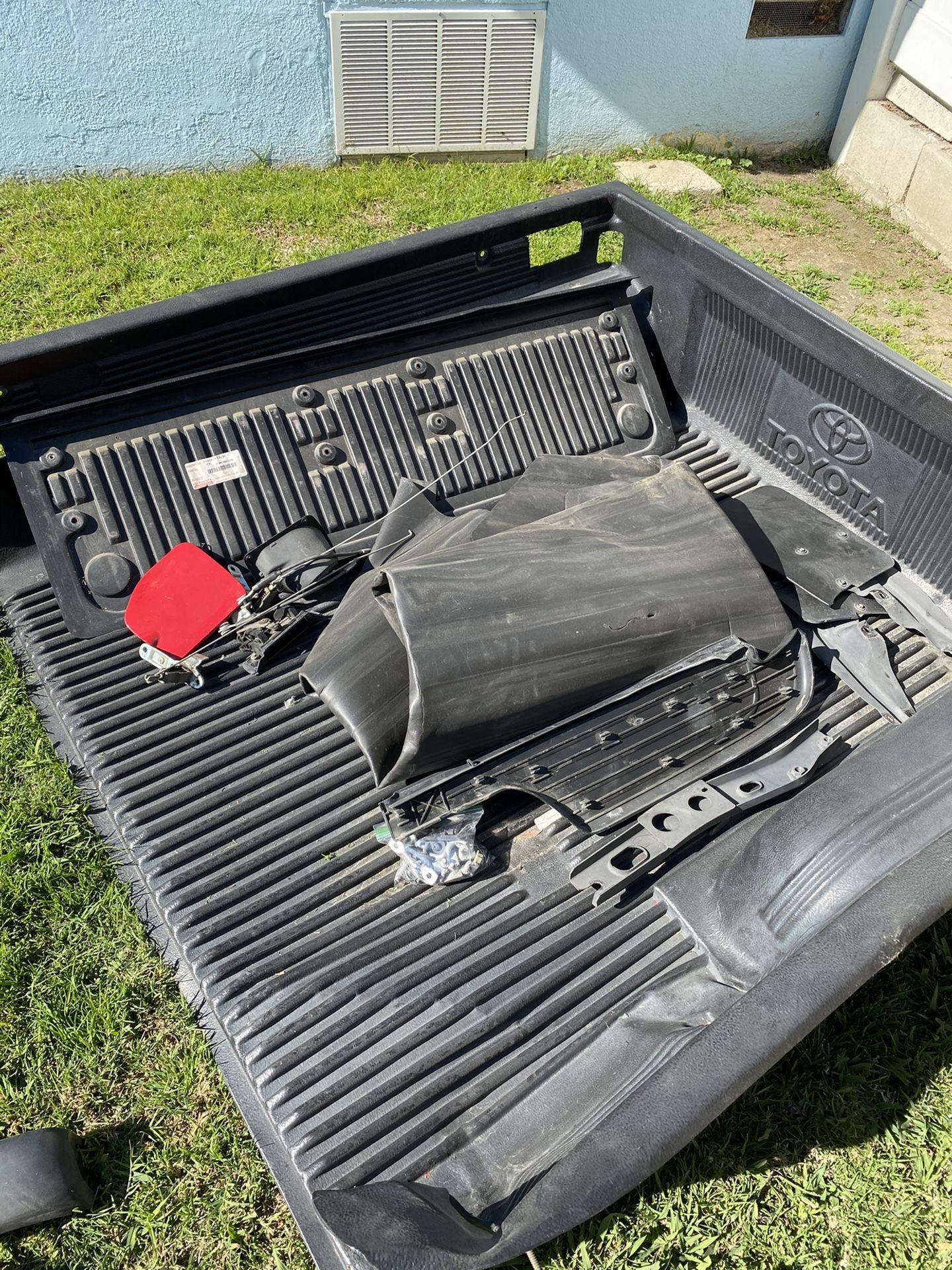 Toyota bed liner and parts for Sale in Gardena, CA OfferUp