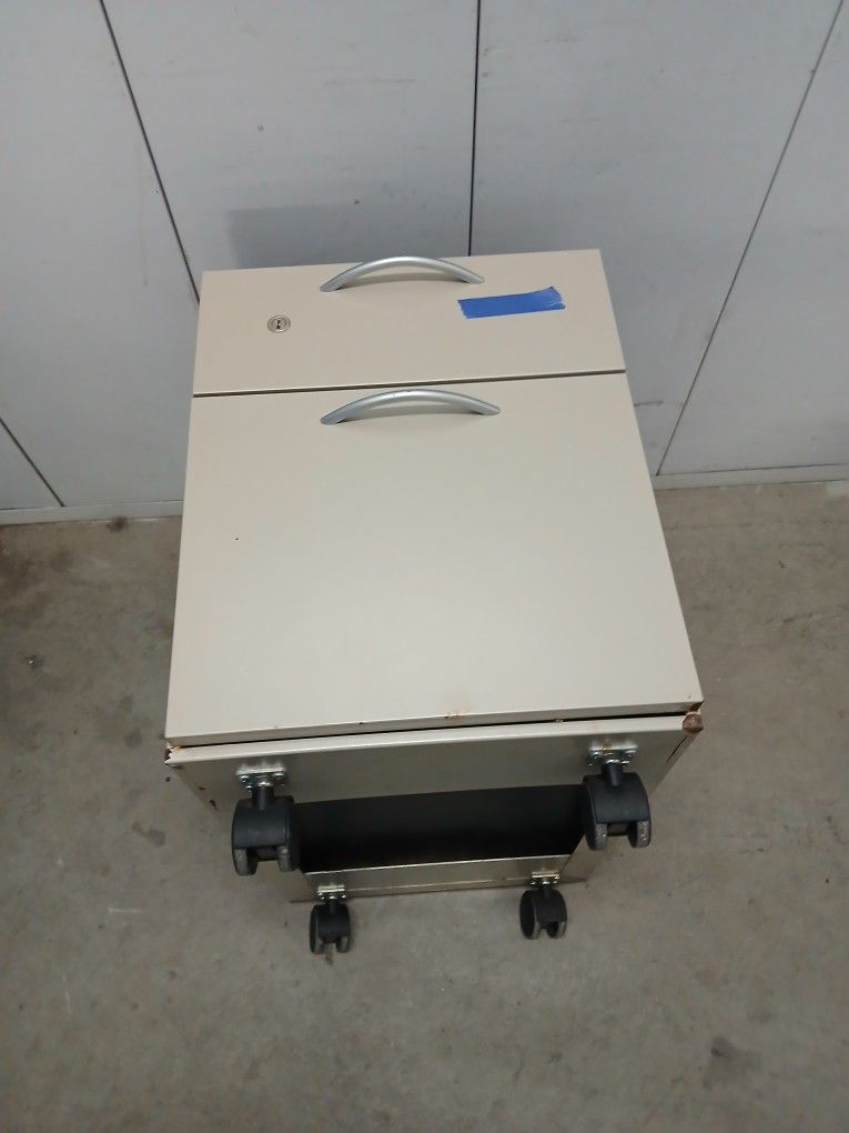 Metal File Cabinet With Key On Casters By Steelcase