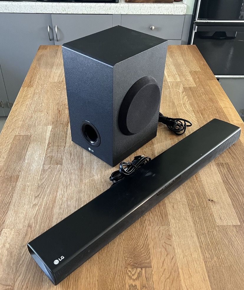 LG Wireless Soundbar And Subwoofer 