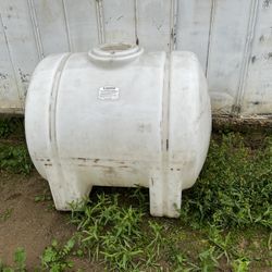 225 Gallon Water Tank