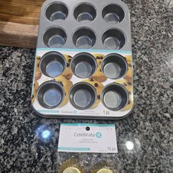 Mini Cupcake Tin New With Cups