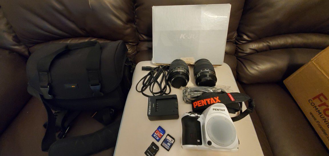 PENTAX K-30 Digital SLR camera WHITE KIT