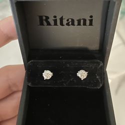 14k Good Diamond Earrings 
