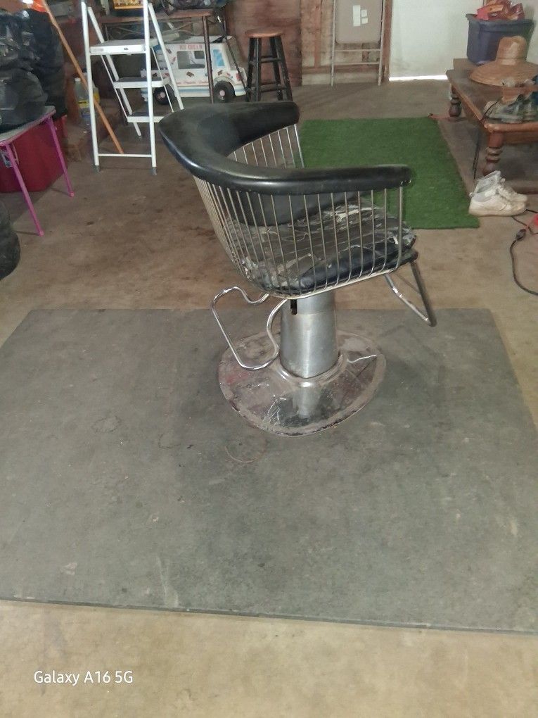 barber chair and mat floor 