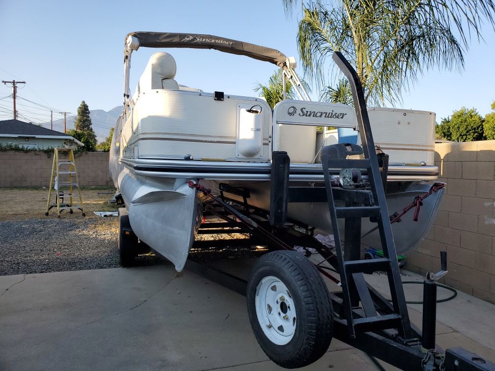 2008 Suncruiser pontoon with 115 4stroke