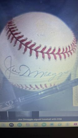 Joe DiMaggio Signed Baseball With Coa