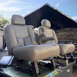 Yukon Denali XL 2005 ( Rear Seats )