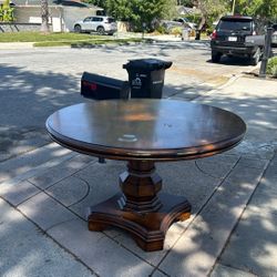 Free Dinning Table