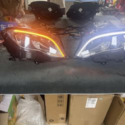 Headlights For 2015-20 Mercedes Benz GLA250