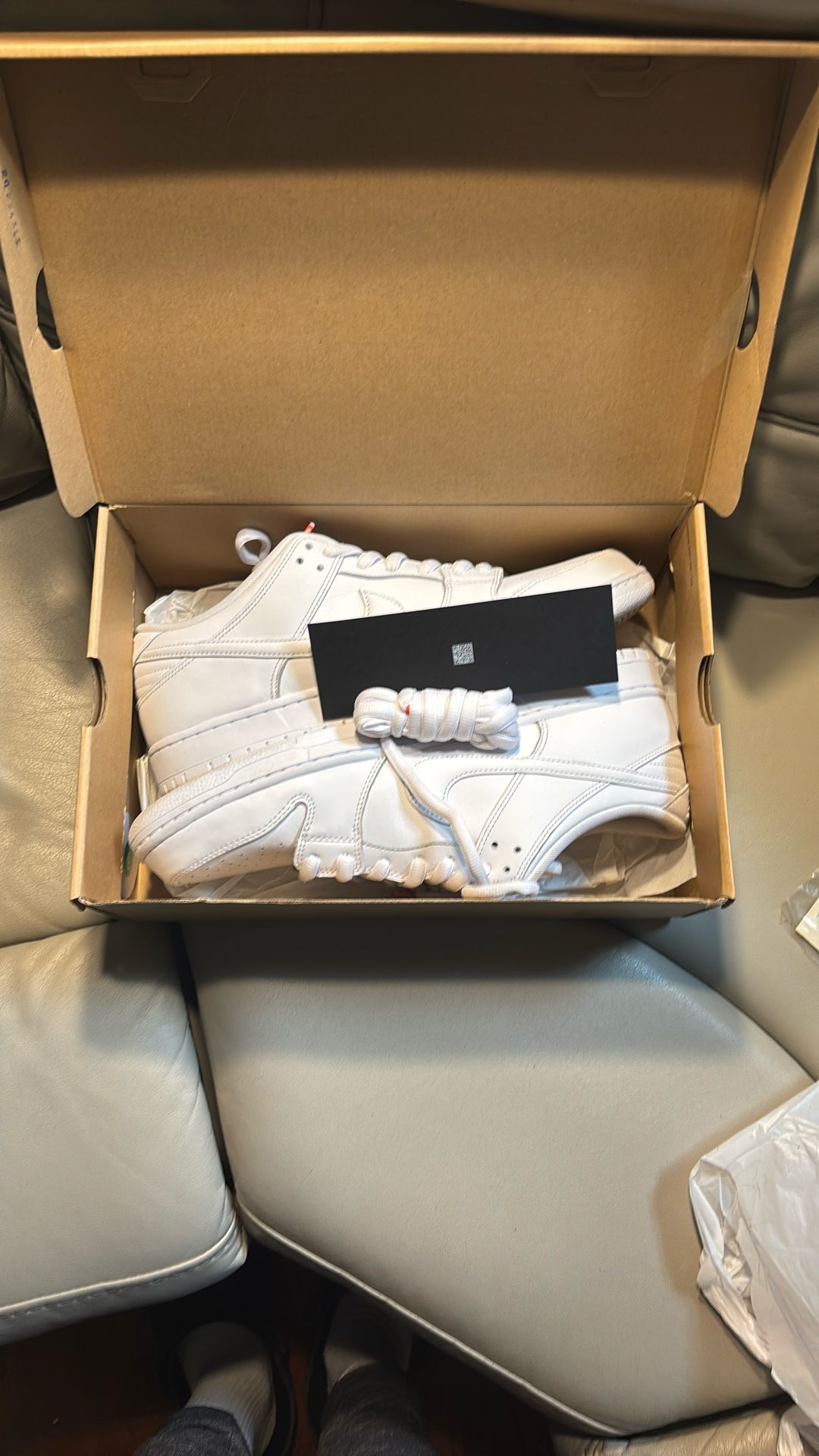 Nike Sb Dunks Triple White
