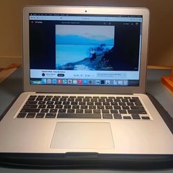 Apple MacBook Air 13" A1466 Laptop Silver Early 2015 250GB SSD w/ Accessories