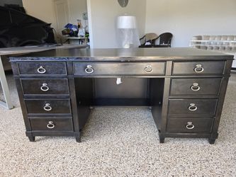 Hooker Office Desk Set