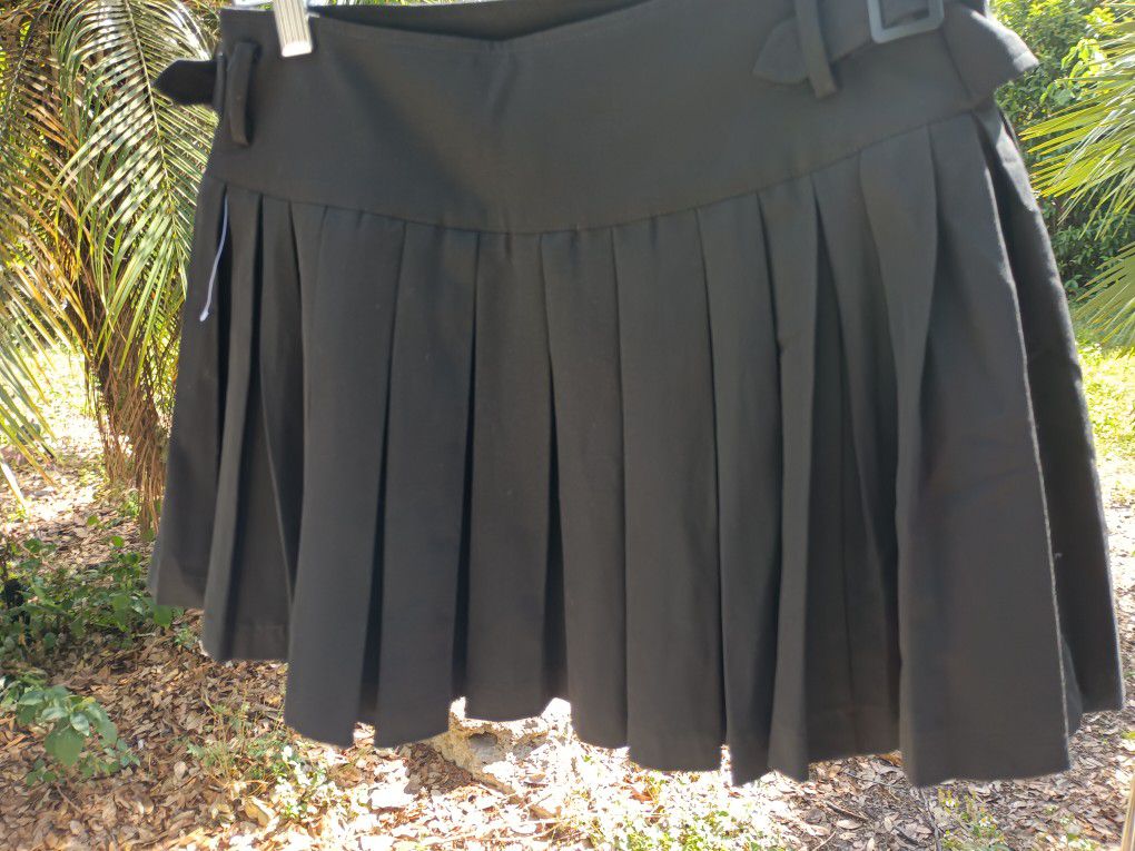 Forever 21 Black Pleated Skirt Small
