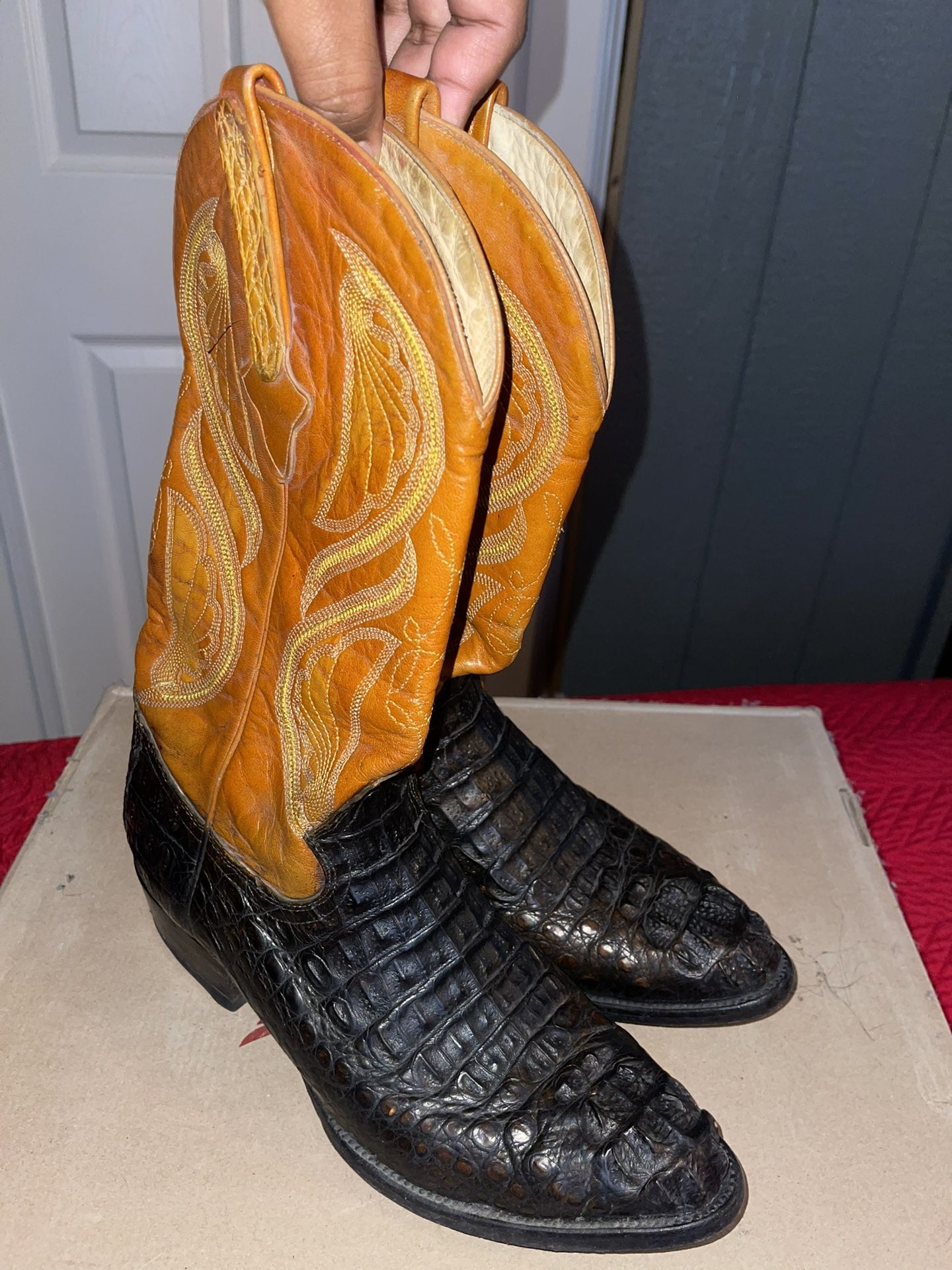 Men’s Crocodile Western Boots