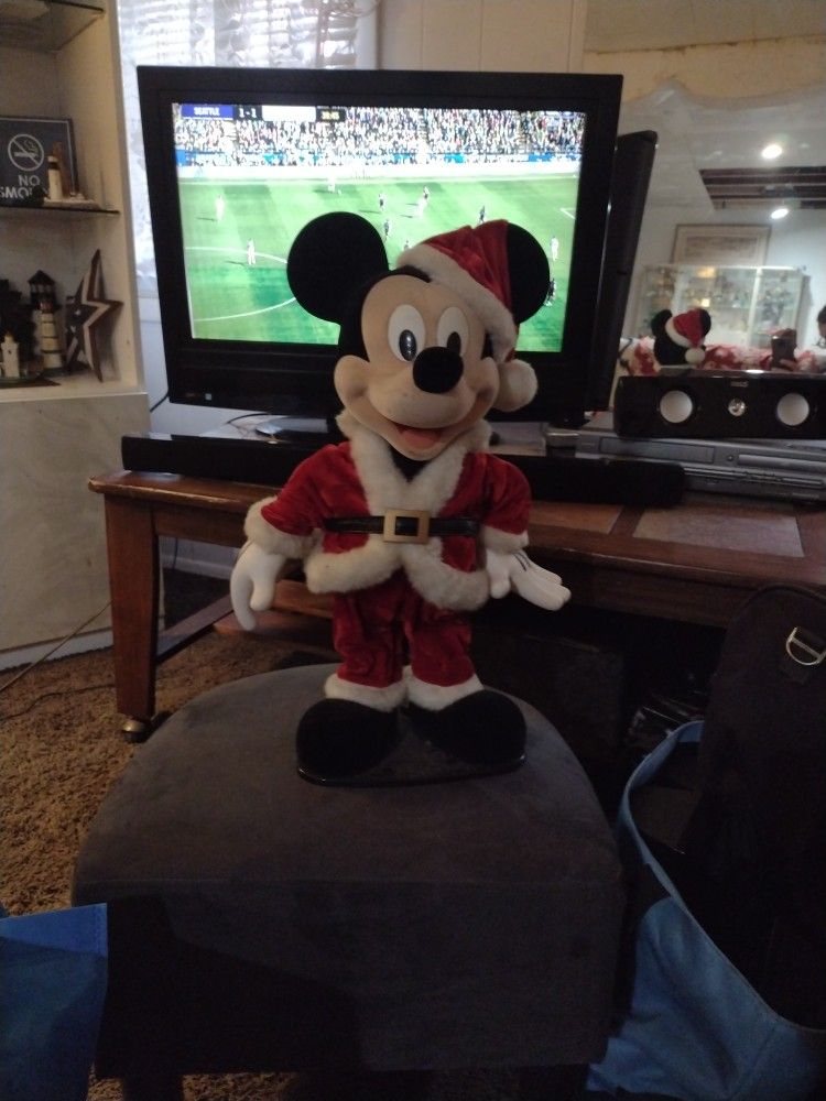 Authentic Walt Disney Animatronic Mickey Mouse Santa Claus. Pre-owned.