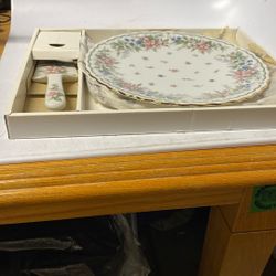 Japan Spring Floral Gold Trim Porcelain Plate With Server