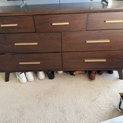 Beautiful Mid-Century Dresser