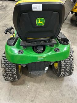 John deer riding mower S120