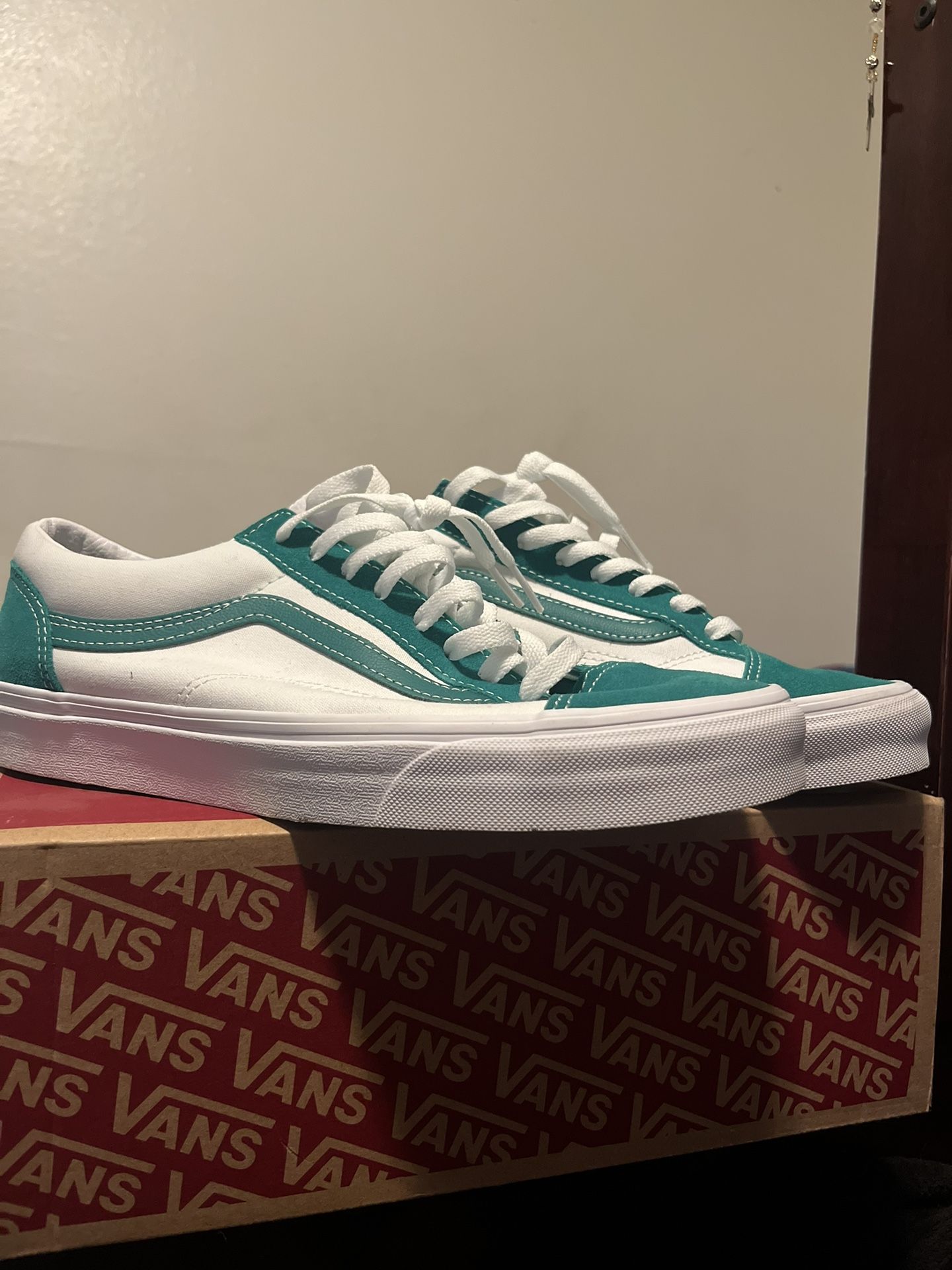 Vans 