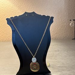 chain with pendant / Cadena Con Dije 