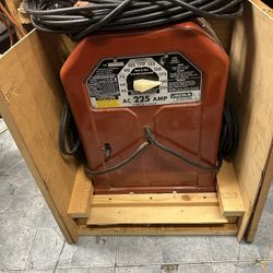 ELECTRIC LINCOLN AC 225 AC STICK WELDER