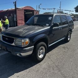 2001 Ford Explorer 