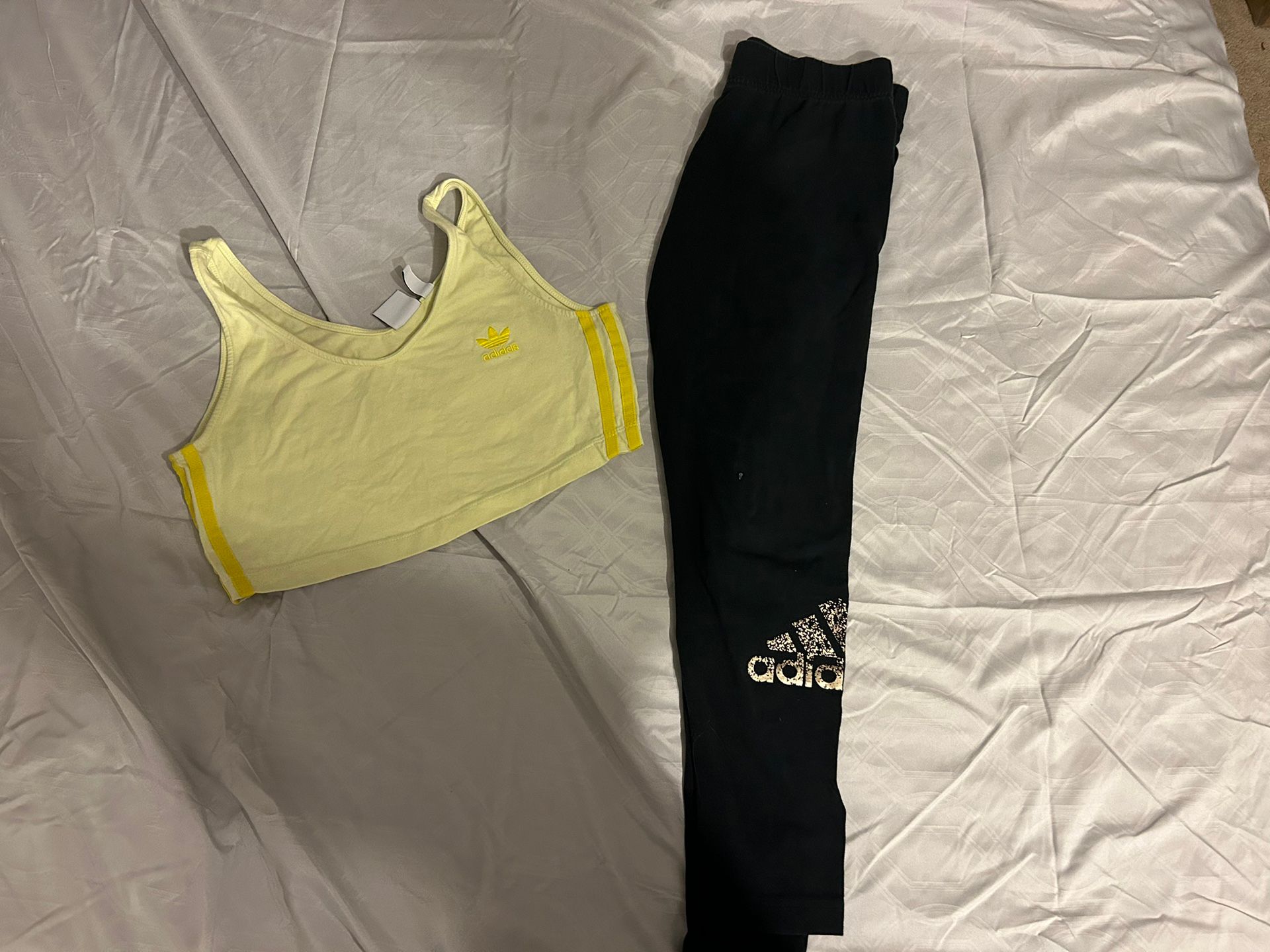 ADIDAS LOT- 2 Crop tops, 1 pair leggings