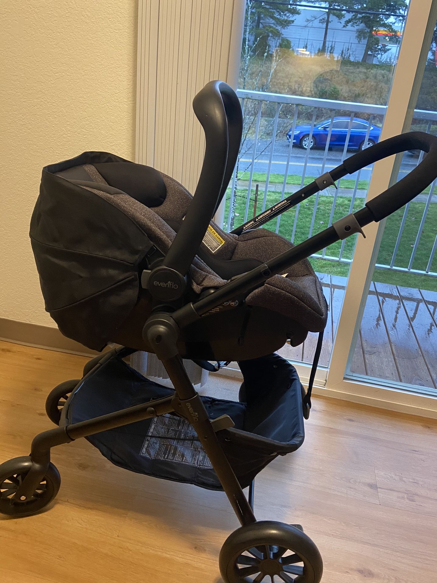 Evenflo attach/detach car seat stroller for Sale in WA OfferUp