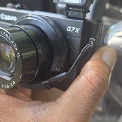 Canon PowerShot G7 X Mark II 20.1 MP Compact Digital Camera - Black