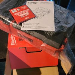 milwaukee packout 1400 lumen light 2356-20