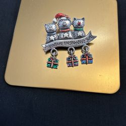 Christmas AJMC 3 Cats Pin Brooch Banner "Friends Are The Greatest Gifts"