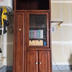Deluxe Cherry Wood Media Cabinet – Glass Doors & Hidden Pull-Out Storage