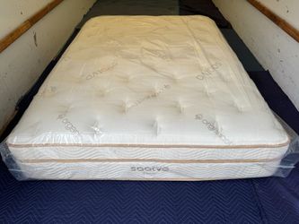 LIKE NEW! Queen Saatva Classic Plush Mattress - Delivery Available 