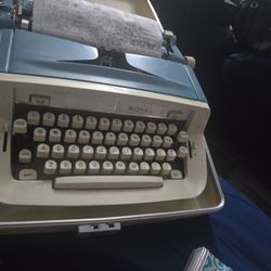 Vintage Type Writer