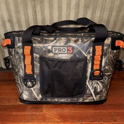 PRO 3 CAMO insulated cooler bag