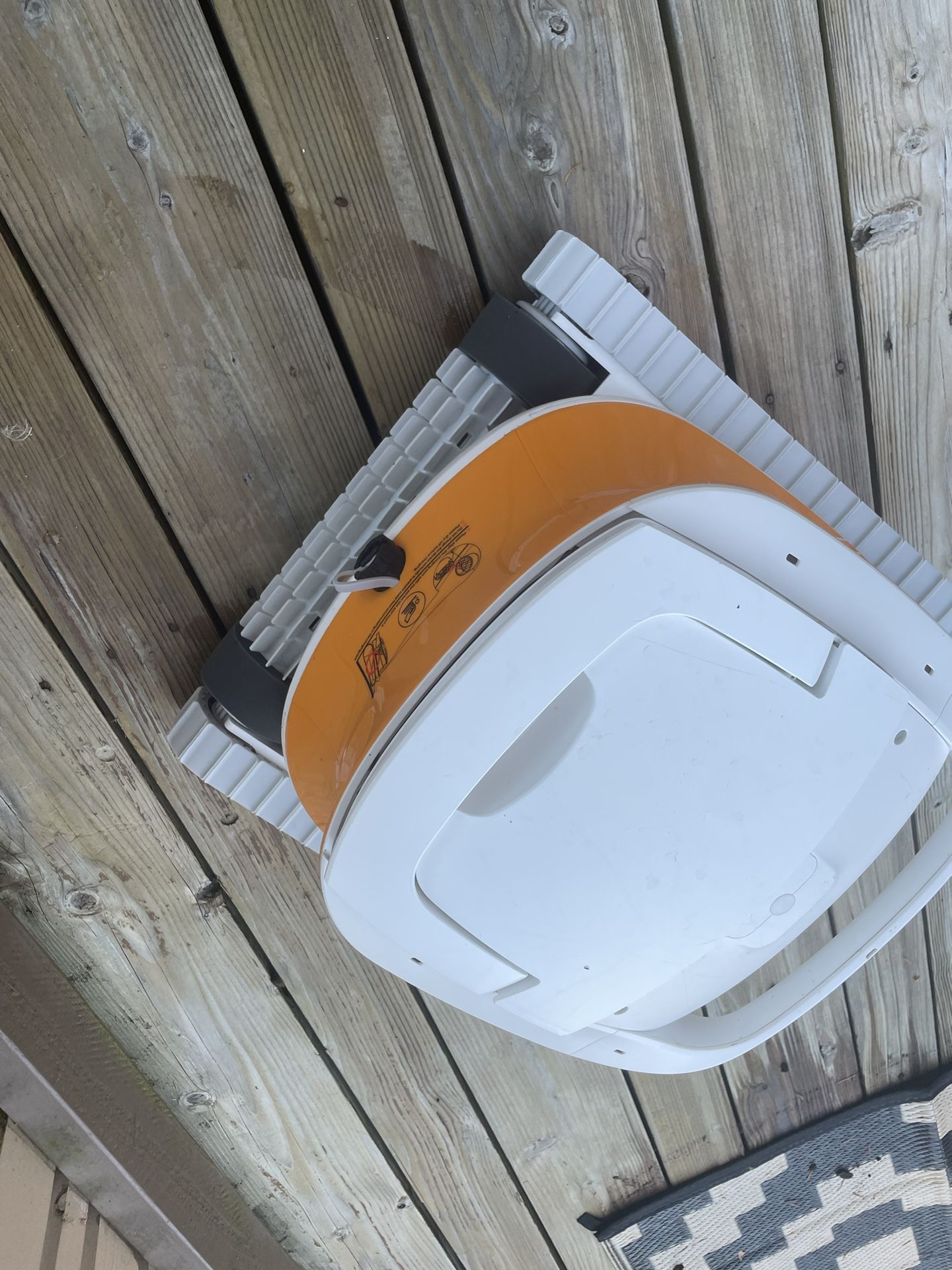 Hydro three pool mate inground robot vacuum