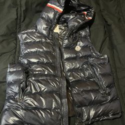 Moncler vest no trades Size 8 $200