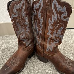 Women’s Cowgirl boots - Size 6.5