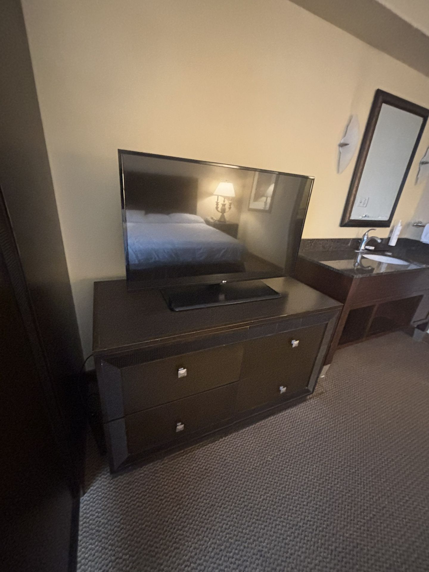 Tv Stands, Desks, Dressers, Lamps $29