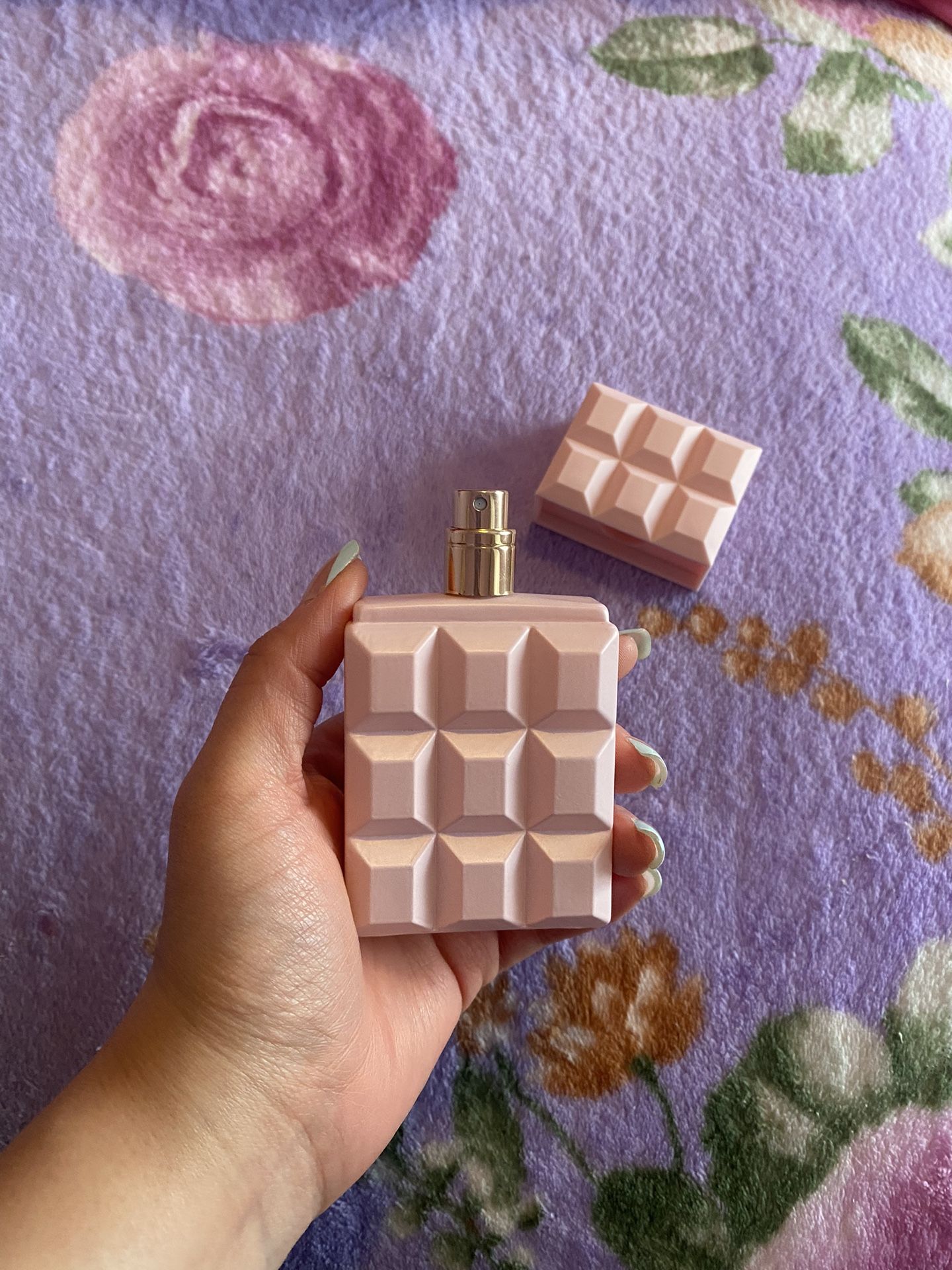 Sabrina Carpenter Perfume