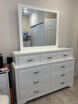 Dresser drawer