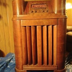 1940s Philco Am/Fm/Shortwave Radio