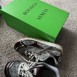 Bottega Veneta Burgundy Size 9