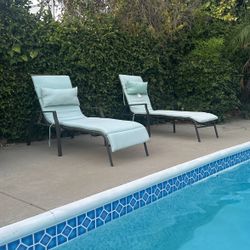 Pool Lounge Chairs