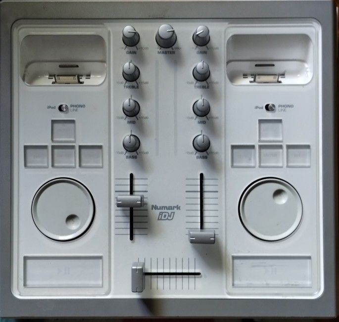 Newmark Mixer With USB Connection