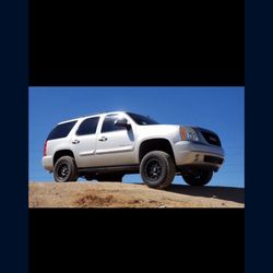 LIFTED YUKON 4X4