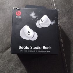 Beats Studio Buds