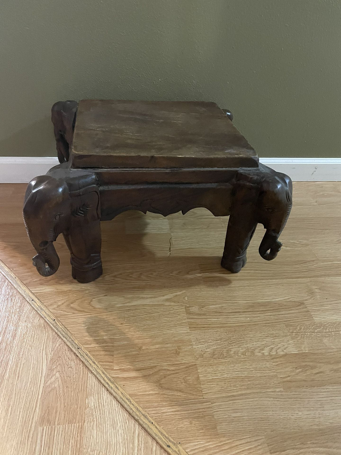 Low Coffee Table With Elephant Head On The Four Corners In Teak Wood 11”T 