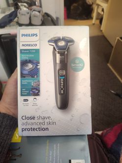 Philips Norelco shaver 7200