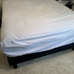 Bed frame / Mattress